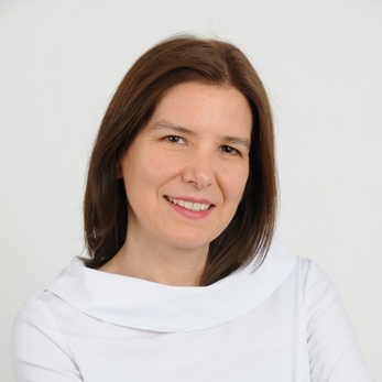 Claudia Bascur Moreno, Directora General Tecnología y Educación Digital — Universidad Andrés Bello