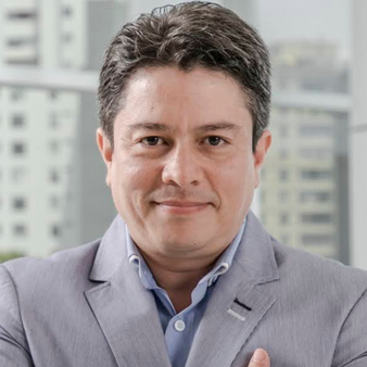 Luis Hurtado de Mendoza Yeckting, Gerente Central de TI — Universidad de Ingeniería y Tecnología