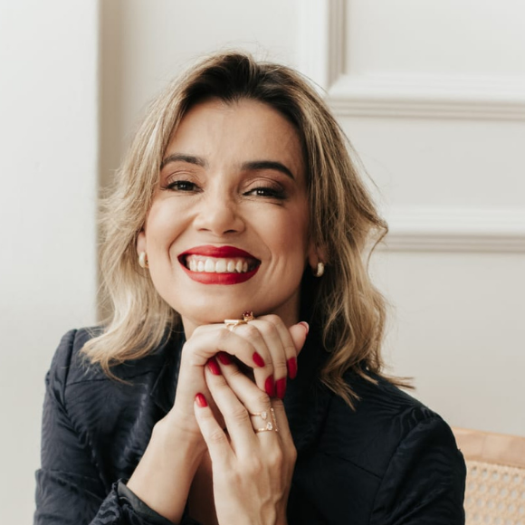 Crisbelli Domingos, Coordenadora da Área de Línguas e Sociedade — Centro Universitário Internacional Uninter